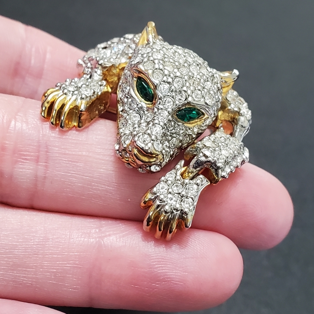 *Sale* Vintage articulated rhinestone panther bro…